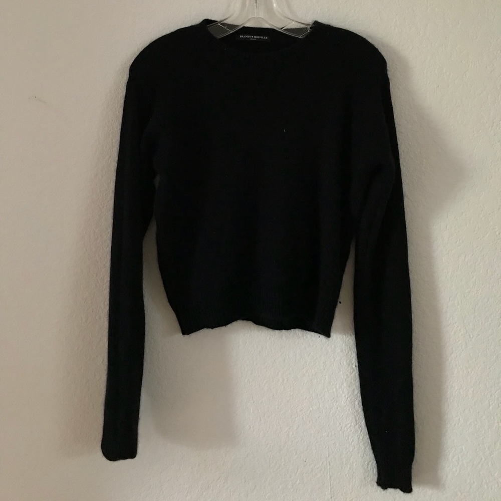🕷 Brandy Melville Fuzzy Sweater